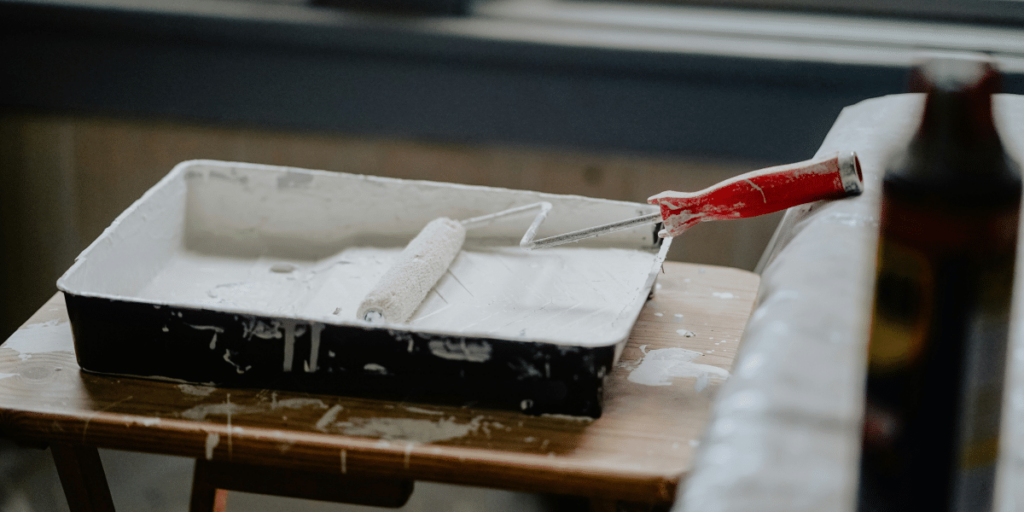 Paint tray and roller